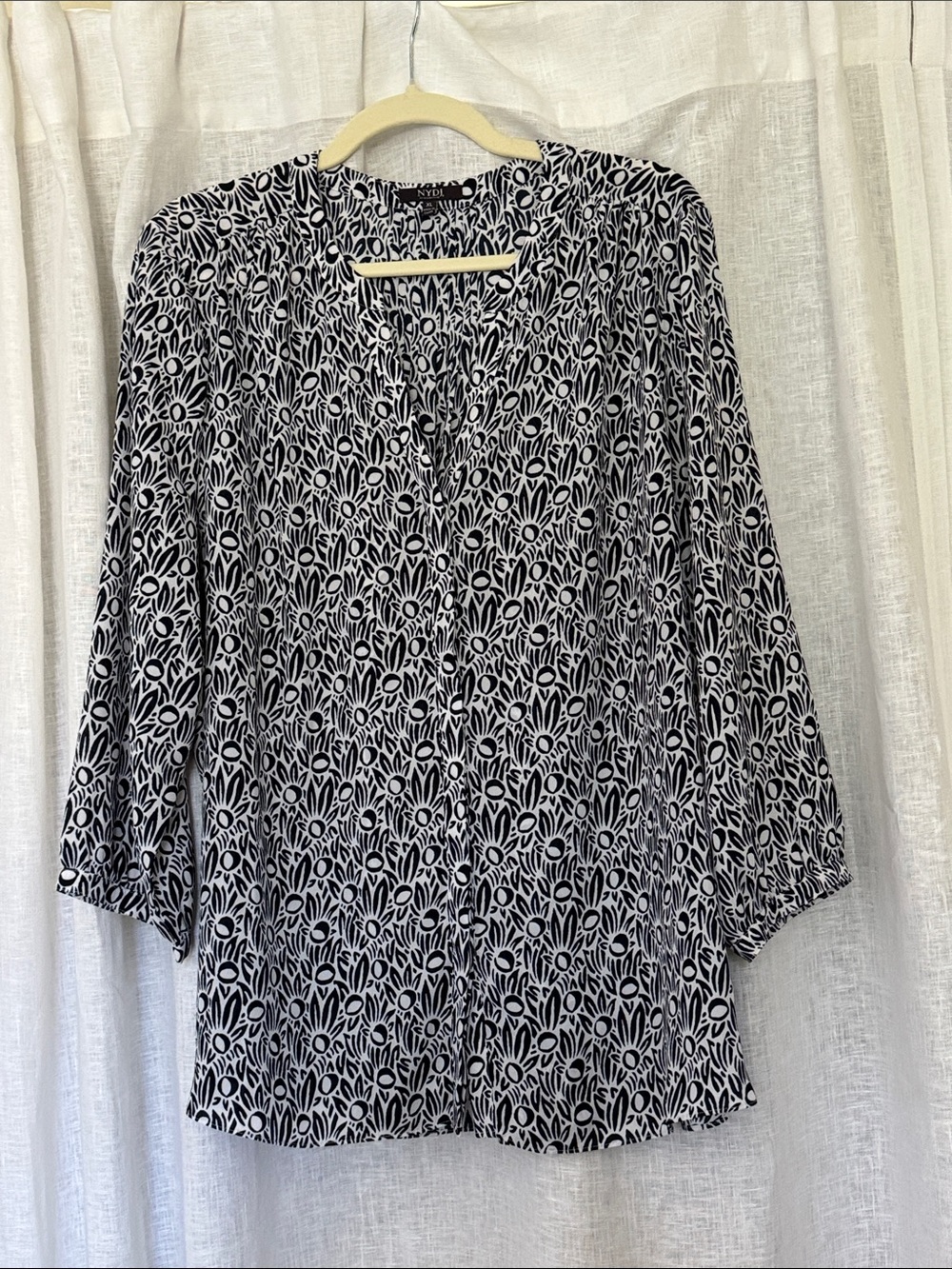 NYDJ Pintuck 3/4 Sleeve Printed Blouse Top – Navy/White – XL
